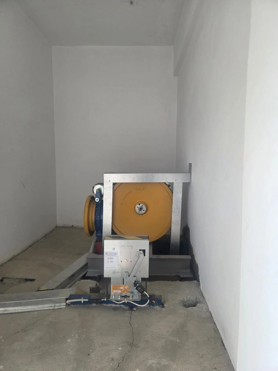 Μηχανή και κινητήρας ανελκυστήρα
